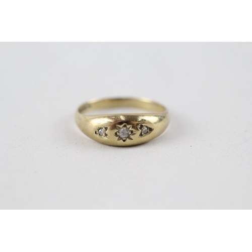 77 - 9ct gold diamond trilogy ring (2.1g) Size O