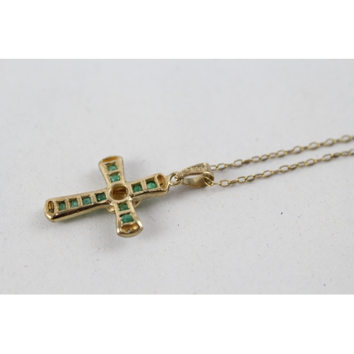 82 - 9ct gold emerald & diamond cross pendant necklace (1.8g)