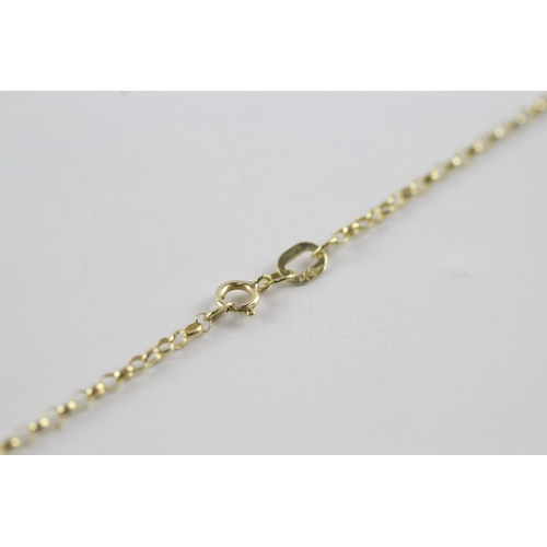 89 - 9ct gold diamond row pendant on chain (2.4g)