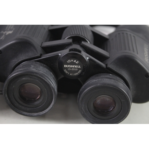 416 - Rubber-Coated Waterproof Binoculars Inc Bushnell w/ Original Case Working x 2