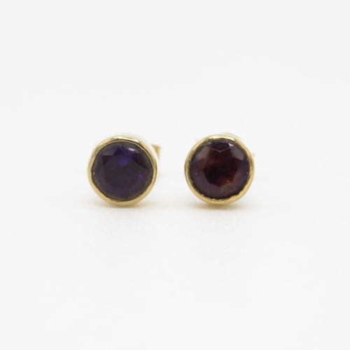 85 - 9ct gold amethyst stud earrings (1.4g)