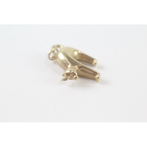 104 - 9ct gold 'scaredy cat' charm (1.2g)