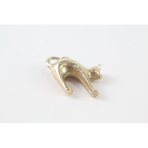 104 - 9ct gold 'scaredy cat' charm (1.2g)