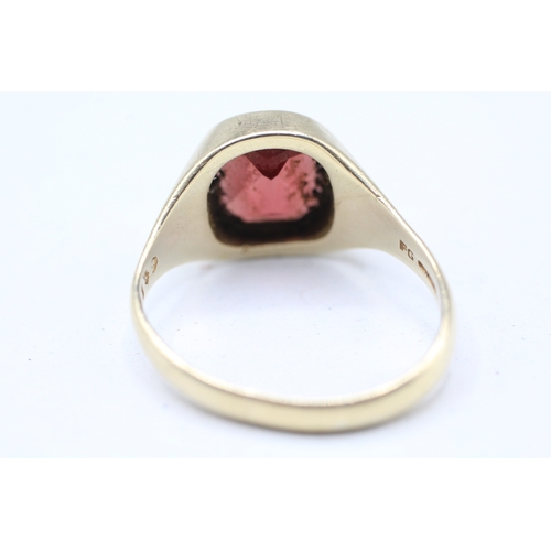 12 - 9ct gold garnet set signet ring (7.6g) Size Y