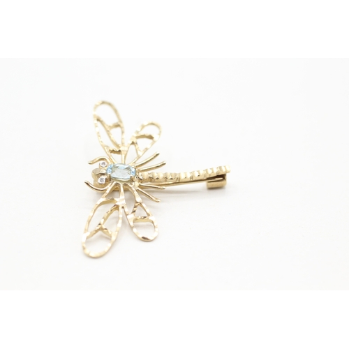 15 - 9ct gold topaz and diamond dragonfly brooch (3.4g)