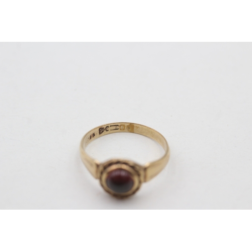 16 - 9ct gold vintage cabochon garnet set ring (2.7g) Size P 1/2