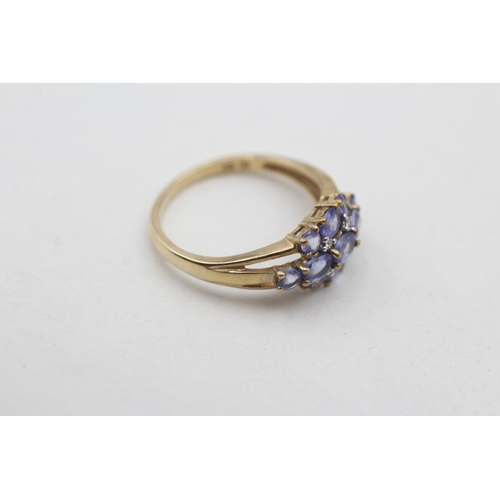 24 - 9ct gold diamond and tanzanite set cluster dress ring (2.6g) Size O 1/2