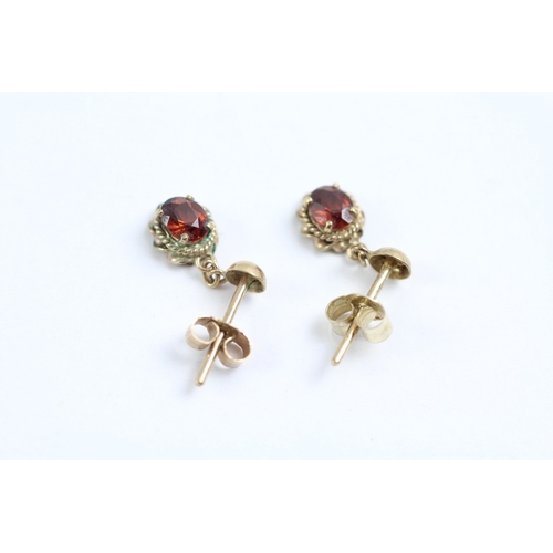 66 - 9ct gold garnet drop earrings (0.8g)