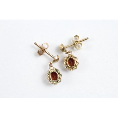 66 - 9ct gold garnet drop earrings (0.8g)