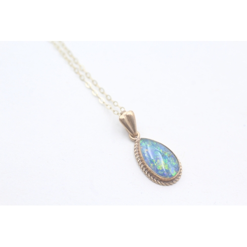 90 - 9ct gold opal triplet set pendant necklace (1.9g)