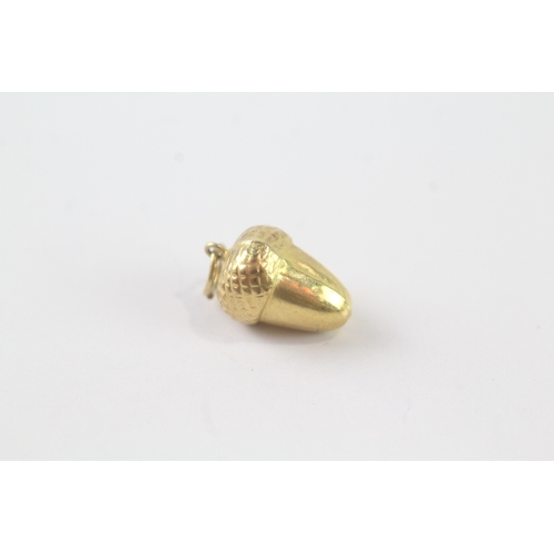 98 - 9ct gold acorn charm (0.4g)