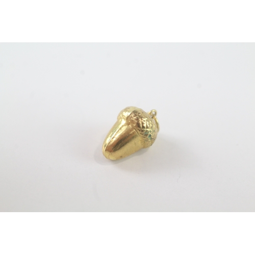 98 - 9ct gold acorn charm (0.4g)