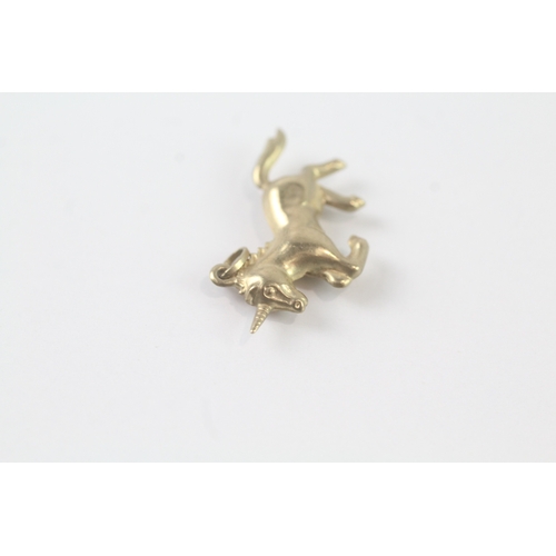 99 - 9ct gold unicorn charm (0.8g)