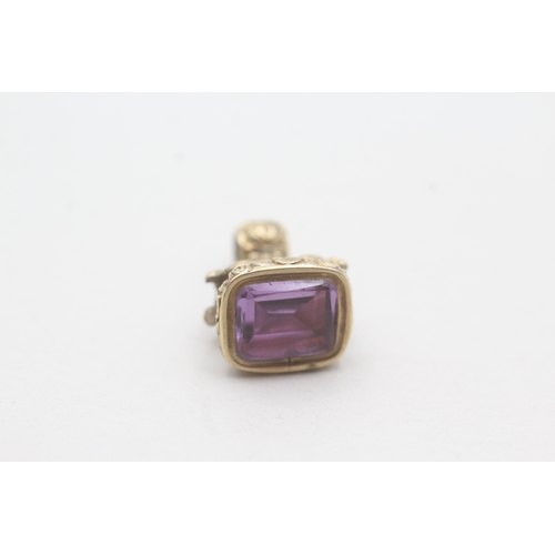 101 - 15ct gold foiled back amethyst uncarved fob seal pendant (4.3g)