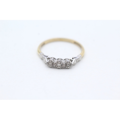 115 - 18ct gold diamond trilogy ring (2.2g) Size O