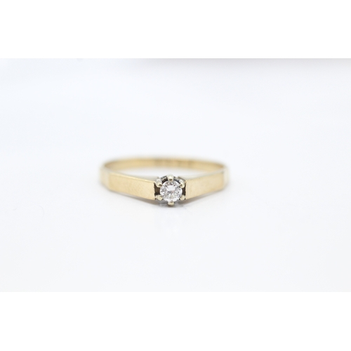 159 - 9ct gold vintage diamond solitaire ring (1.5g) Size M 1/2