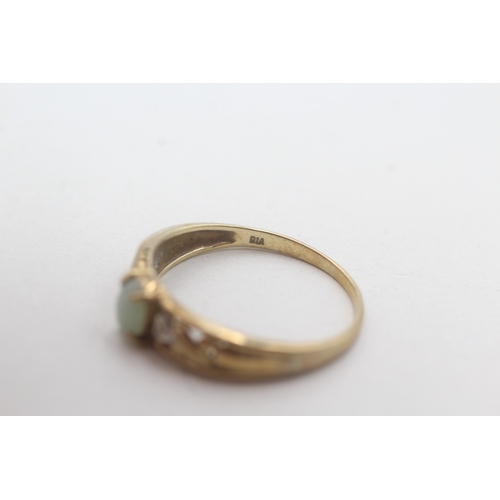 169 - 9ct gold jade & diamond dress ring (2g) Size S