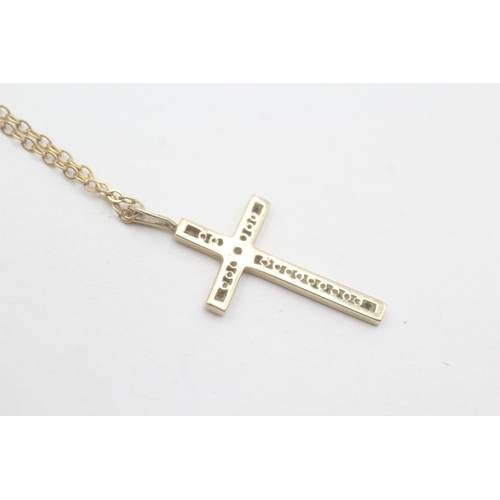 18 - 9ct gold diamond set cross pendant necklace (2.3g)