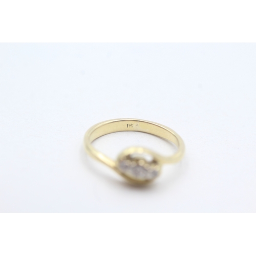 182 - 18ct gold diamond twist ring (2.7g) Size I 1/2