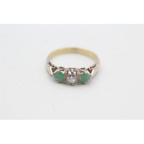 185 - 18ct gold diamond & emerald three stone ring (2.6g) Size K 1/2