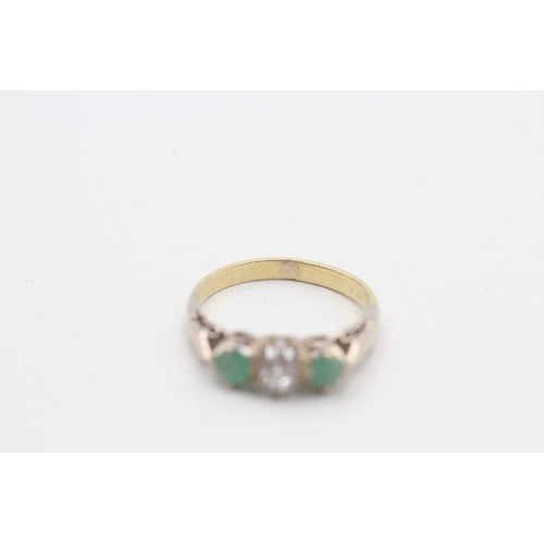 185 - 18ct gold diamond & emerald three stone ring (2.6g) Size K 1/2