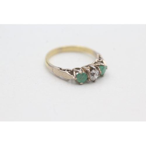 185 - 18ct gold diamond & emerald three stone ring (2.6g) Size K 1/2