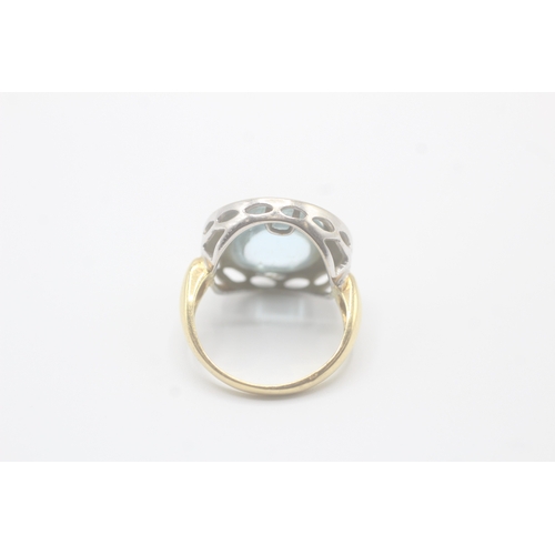 2 - 18ct gold blue topaz dress ring (7.9g) Size O 1/2