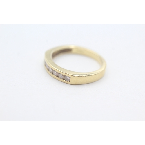 21 - 18ct gold diamond half eternity ring, total diamond weight: 0.33ct (approximately) (3.7g) Size M