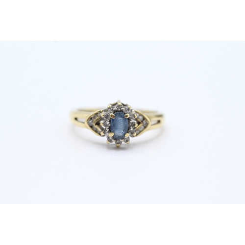 211 - 18ct gold sapphire and diamond ring (2.8g) Size K