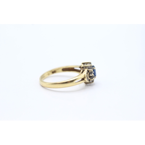 211 - 18ct gold sapphire and diamond ring (2.8g) Size K