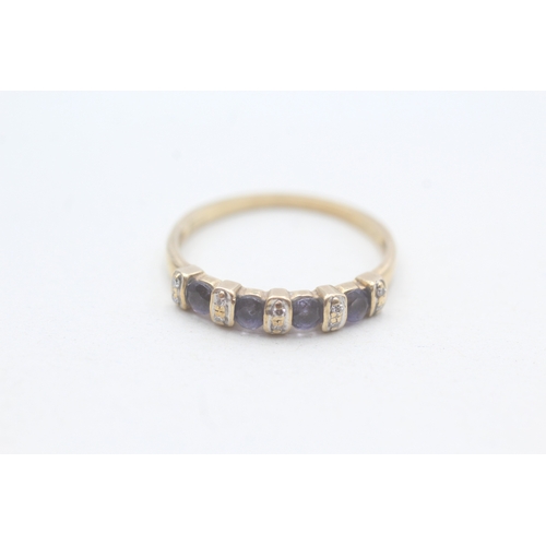 219 - 9ct gold blue gemstone & diamond half eternity ring (1.7g) Size P 1/2