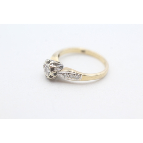 221 - 9ct gold diamond ring (2.3g) Size L 1/2