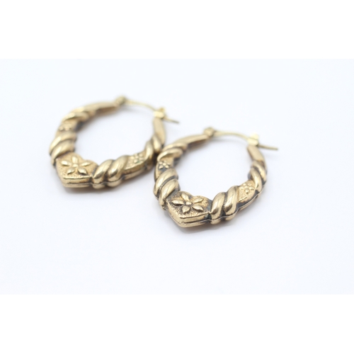 230 - 9ct gold floral patterned hoop earrings (1.9g)