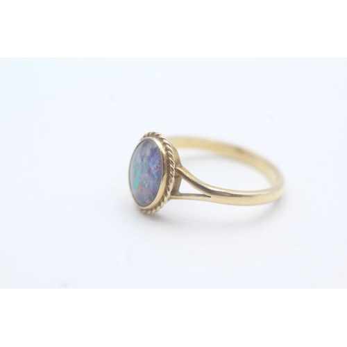 237 - 9ct gold opal triplet dress ring (2.6g) Size Q