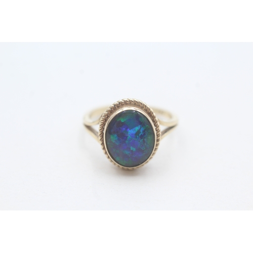 243 - 9ct gold opal dress ring (2.5g) Size K