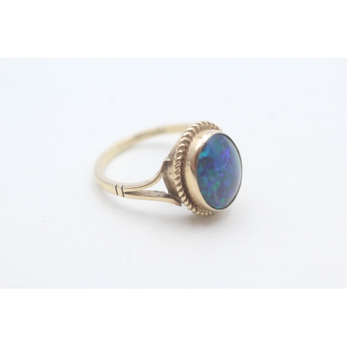 243 - 9ct gold opal dress ring (2.5g) Size K