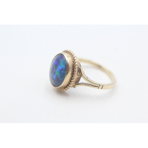 243 - 9ct gold opal dress ring (2.5g) Size K