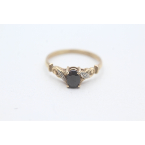 248 - 9ct gold claw set sapphire and diamond shoulder ring (1.6g) Size N 1/2