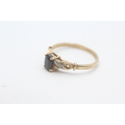 248 - 9ct gold claw set sapphire and diamond shoulder ring (1.6g) Size N 1/2