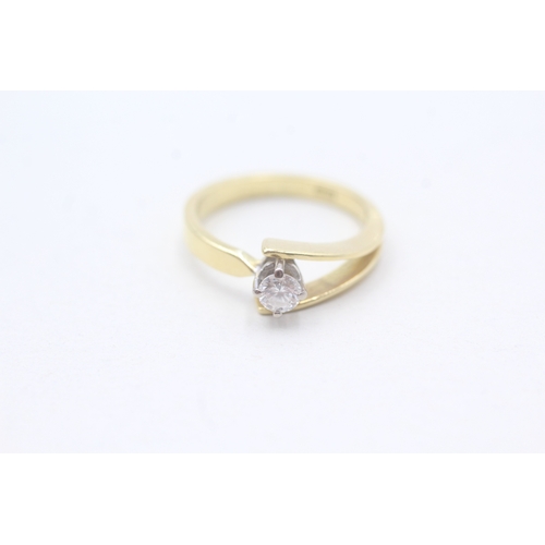 28 - 18ct gold diamond solitaire ring (3.3g) Size L