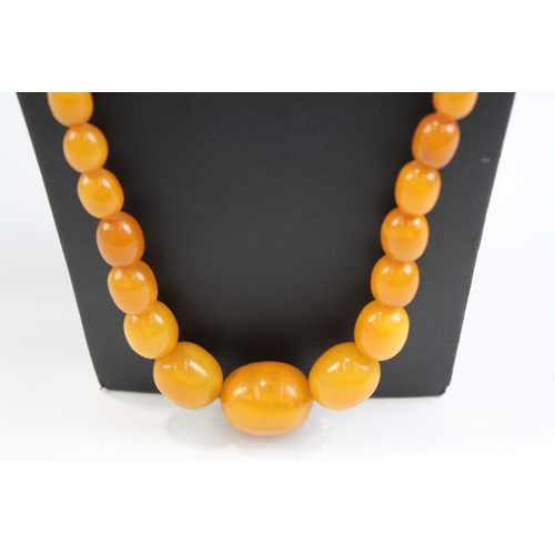 286 - Graduated Bakelite Necklace w/  Screw Clasp 62g