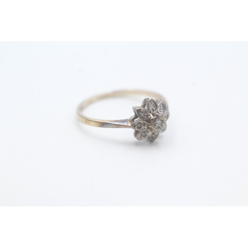 30 - 9ct gold diamond flower cluster ring (1.1g) Size K