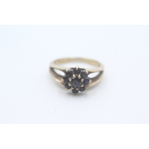 33 - 9ct gold sapphire flower cluster ring (2.7g) Size I 1/2