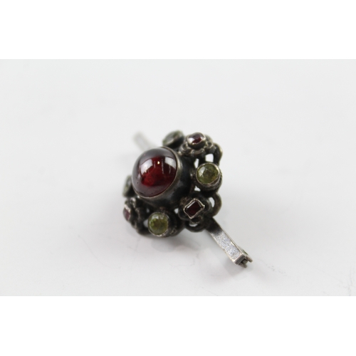 332 - 19th Century Austro-Hungarian Silver Gemset Brooch inc. Garnet, Peridot 8g