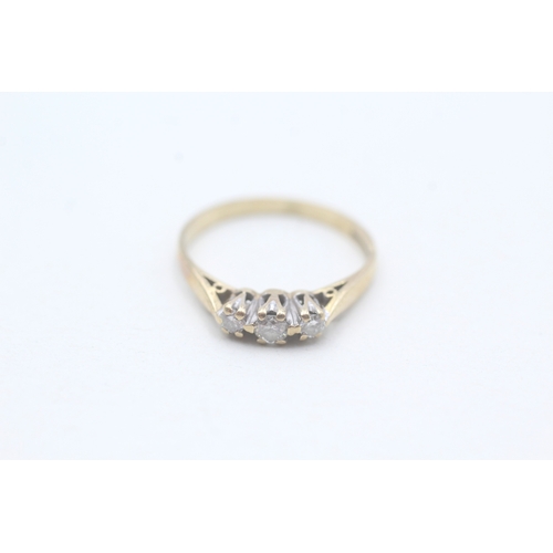 34 - 9ct gold diamond trilogy ring (1.3g) Size J