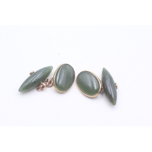 7 - 9ct gold nephrite set cufflinks (5.5g)