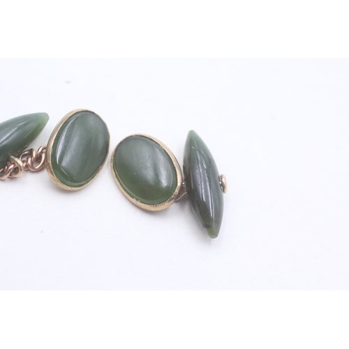 7 - 9ct gold nephrite set cufflinks (5.5g)