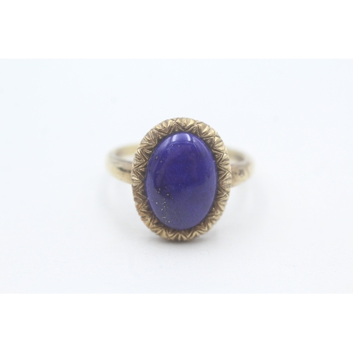 72 - 9ct gold lapis lazuli cabochon ring (4.6g) Size U