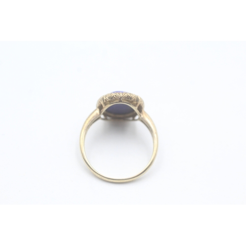 72 - 9ct gold lapis lazuli cabochon ring (4.6g) Size U