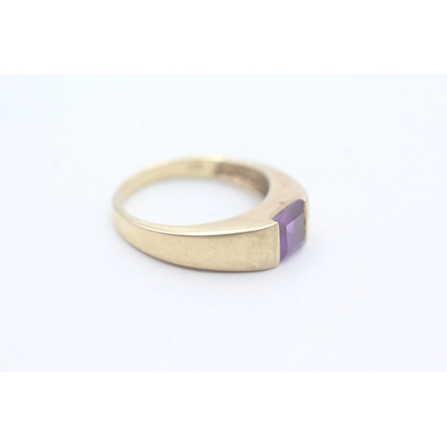 77 - 9ct gold amethyst single stone ring (3g) Size M 1/2